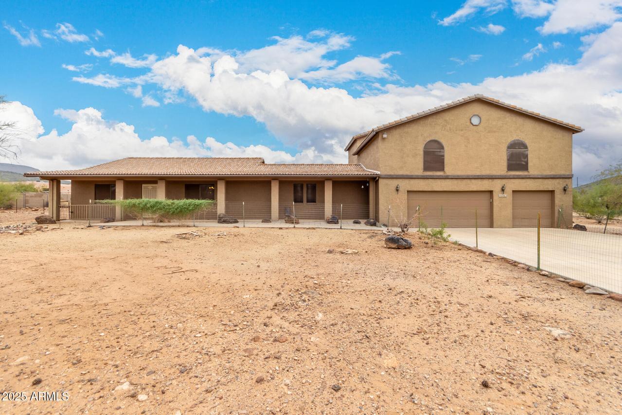 43415 N 22nd St., New River, AZ 85087