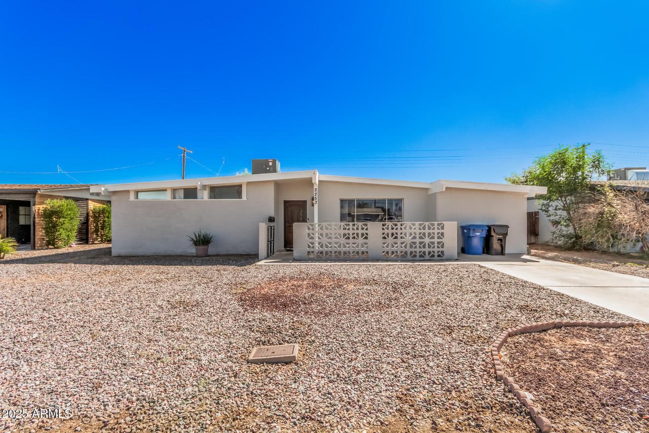 2253 E Bramble Ave., Mesa, AZ 85204