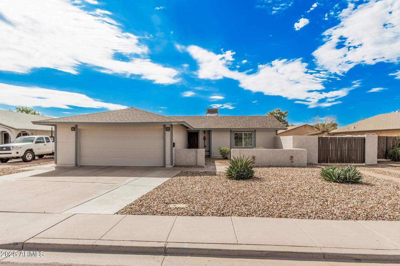 2227 W El Moro Ave., Mesa, AZ 85202
