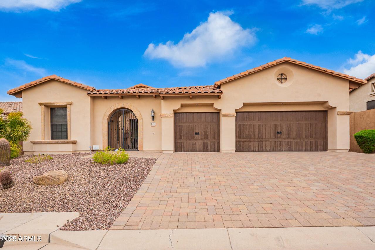 8034 E Sugarloaf Cir., Mesa, AZ 85207