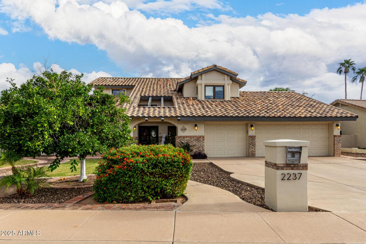 2237 E Lynwood St., Mesa, AZ 85213