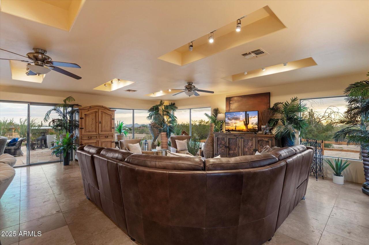 9040 E Jomax Rd., Scottsdale, AZ 85262
