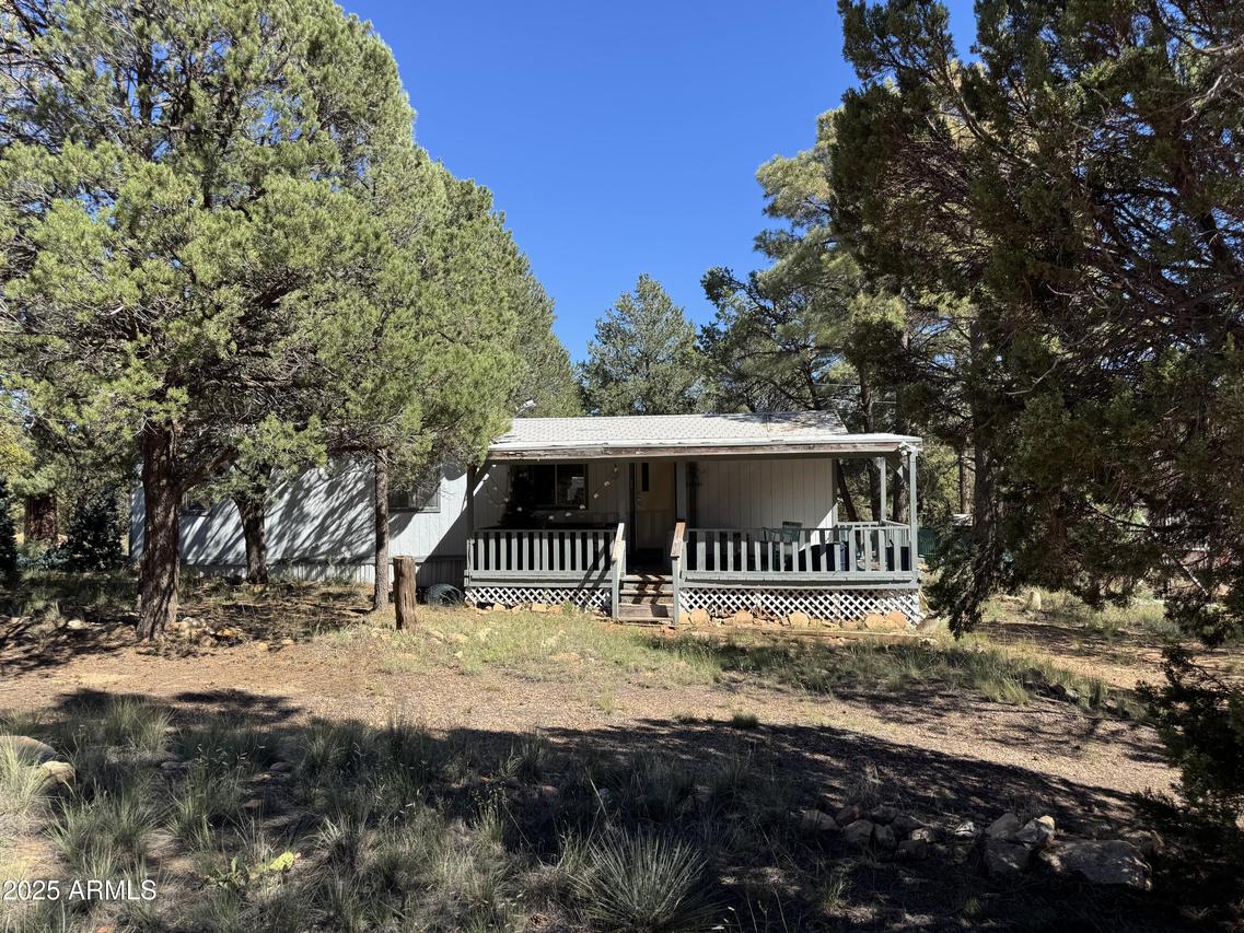 3527 Broken Arrow Rd., Overgaard, AZ 85933