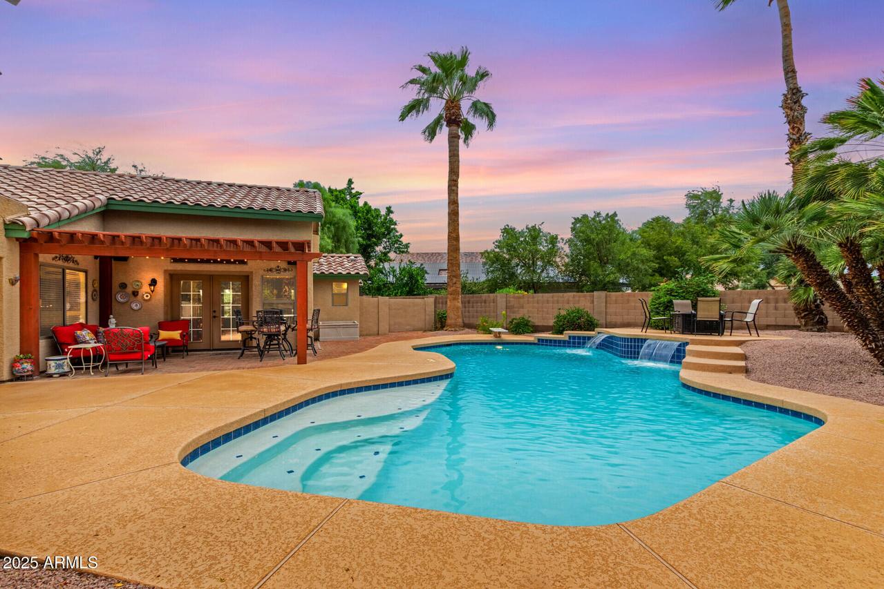 6923 W Villa Chula, Glendale, AZ 85310