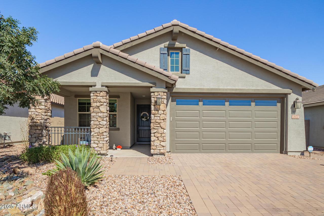 2822 W Blue River Dr., San Tan Valley, AZ 85144