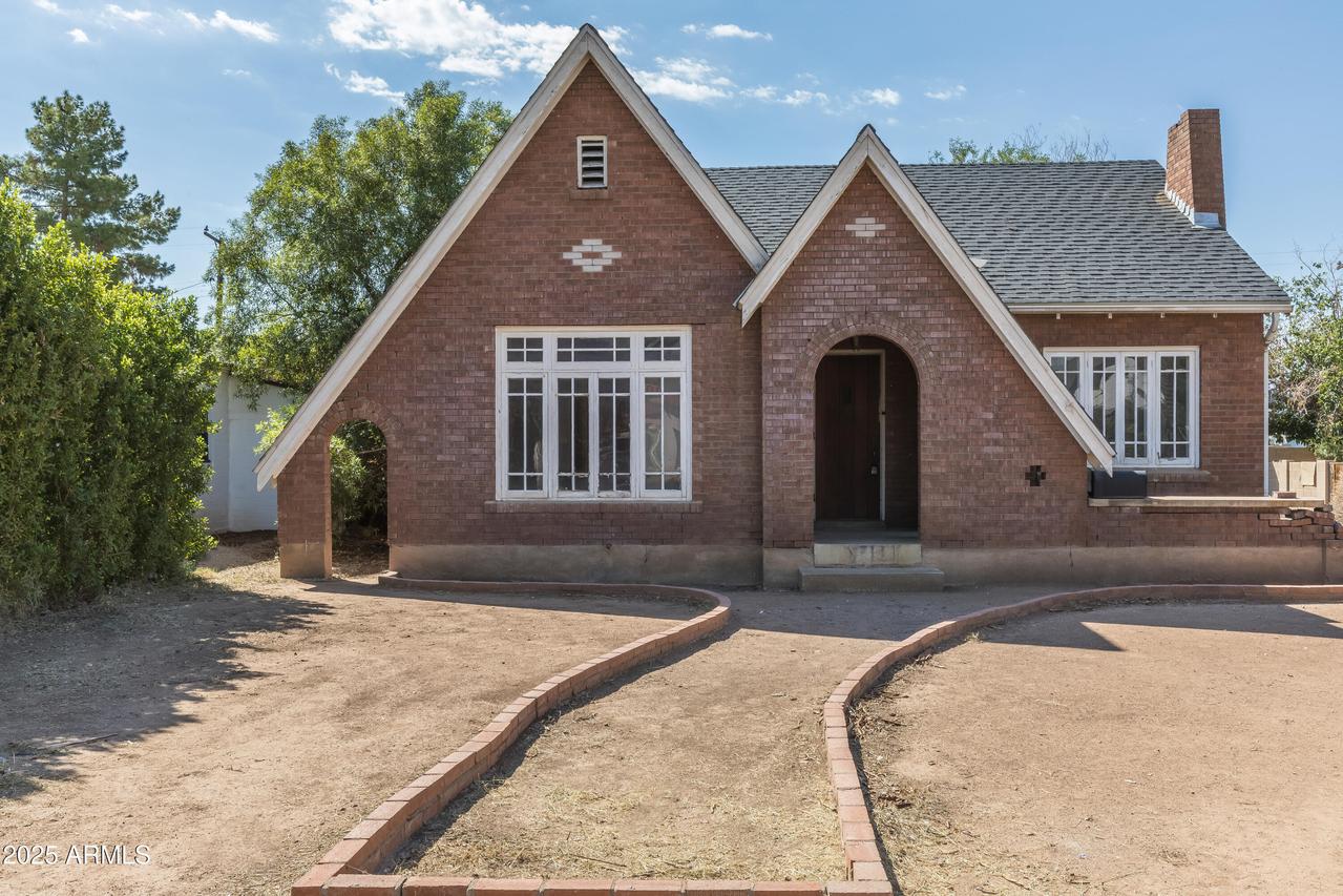 1325 W Willetta St., Phoenix, AZ 85007