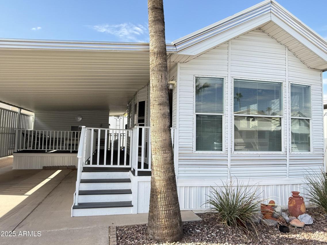1017 Prospector Dr., Apache Junction, AZ 85119