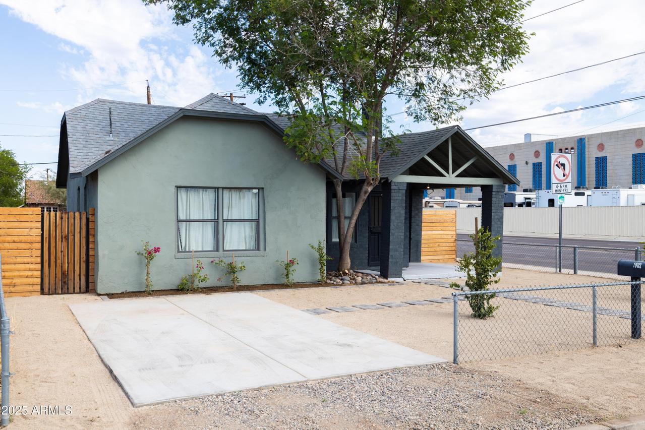 1902 W Granada Rd., Phoenix, AZ 85009