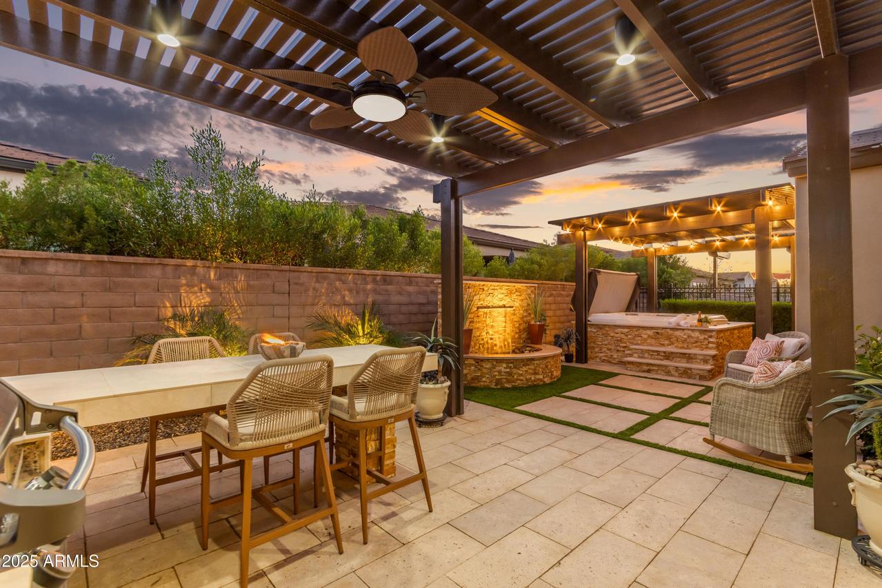 429 E Veterans Way, Queen Creek, AZ 85140