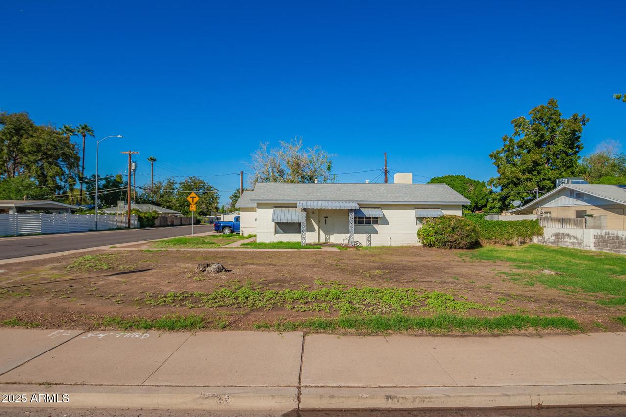 936 N Grand St., Mesa, AZ 85201