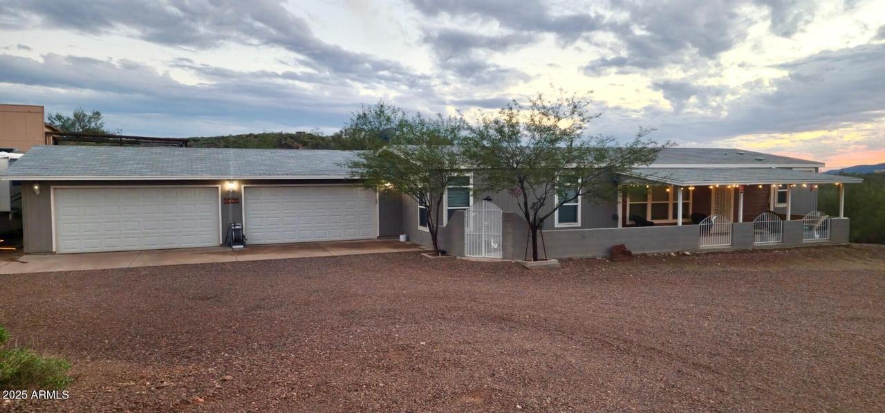 46128 N 38th Ave., New River, AZ 85087