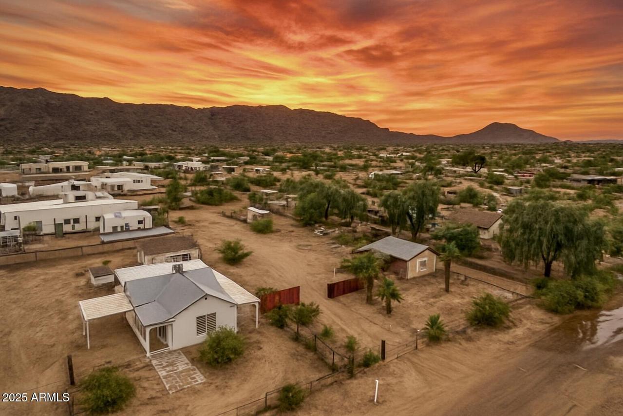 2241 E Desert Ln., Phoenix, AZ 85042