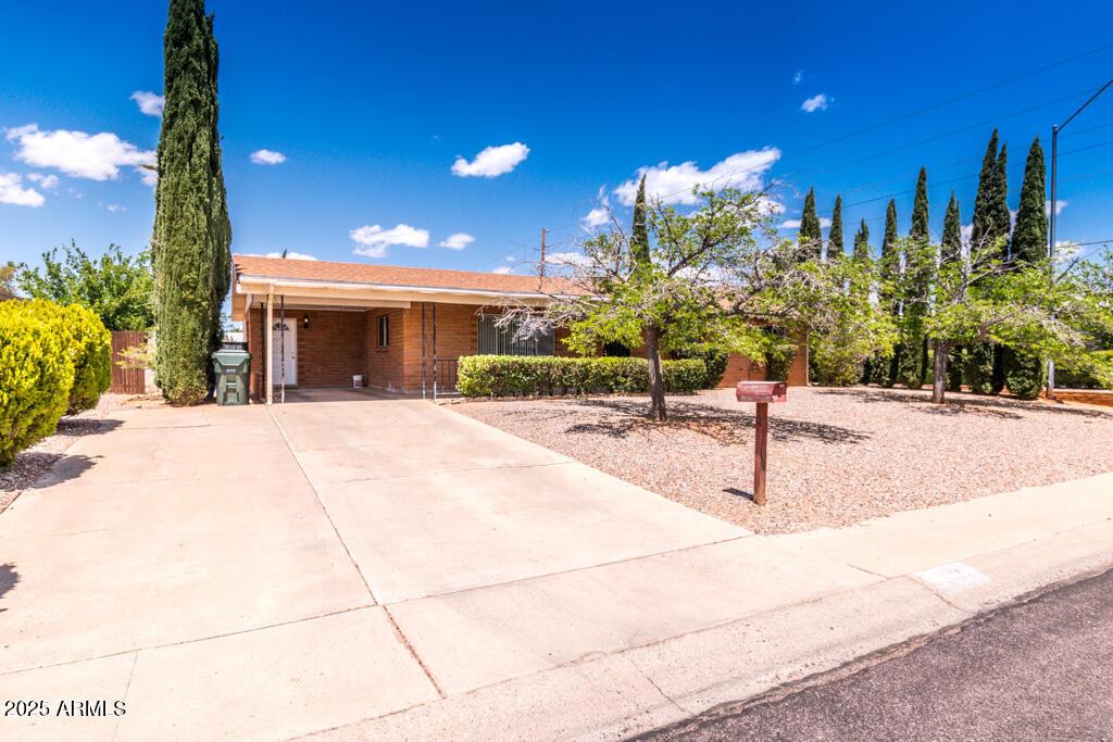 597 Hegge Dr., Sierra Vista, AZ 85635