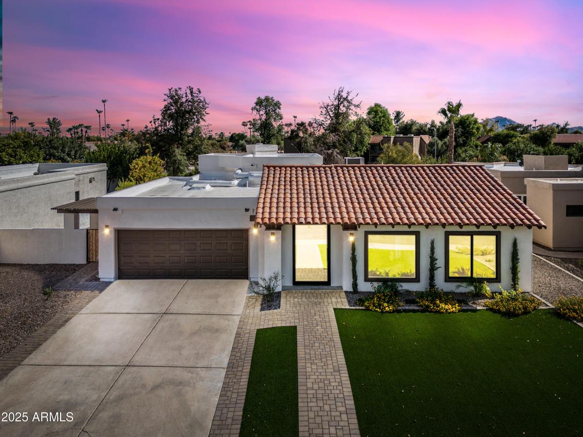 8313 E Thoroughbred Tr., Scottsdale, AZ 85258