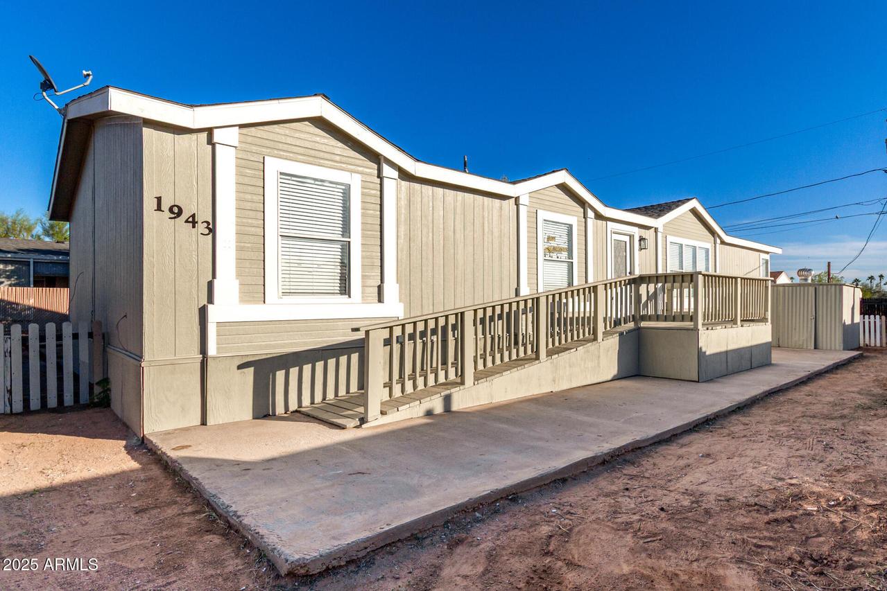 1943 N Main Dr., Apache Junction, AZ 85120