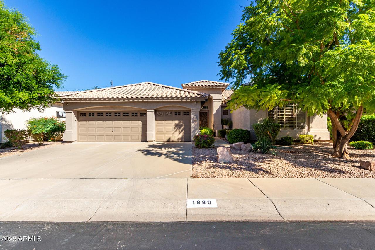 1880 E Dava Dr., Tempe, AZ 85283