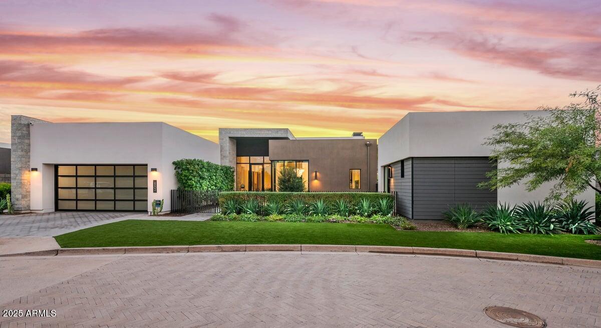 6802 E Joshua Tree Ln., Paradise Valley, AZ 85253
