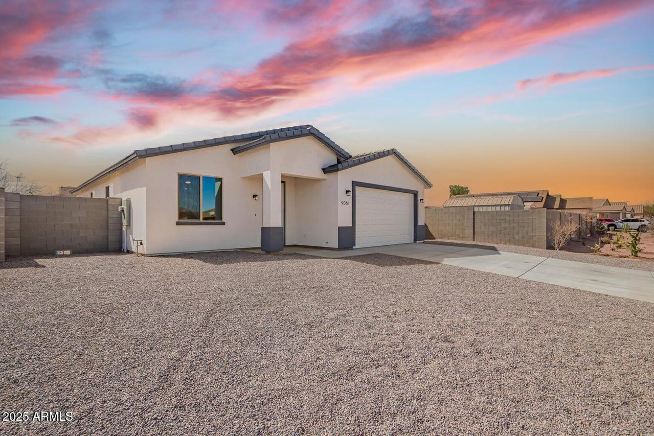 9051 W Magnum Dr., Arizona City, AZ 85123