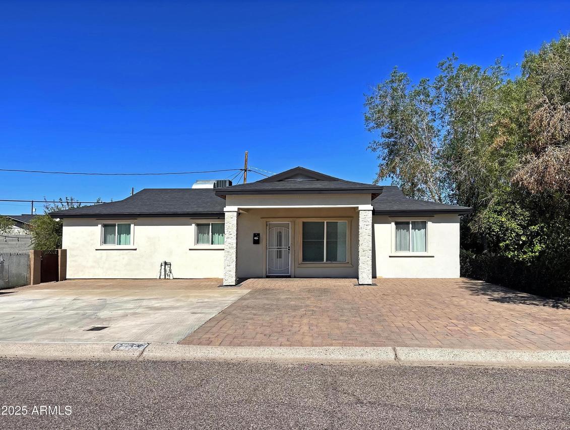 1245 N Oakleaf Dr., Phoenix, AZ 85008