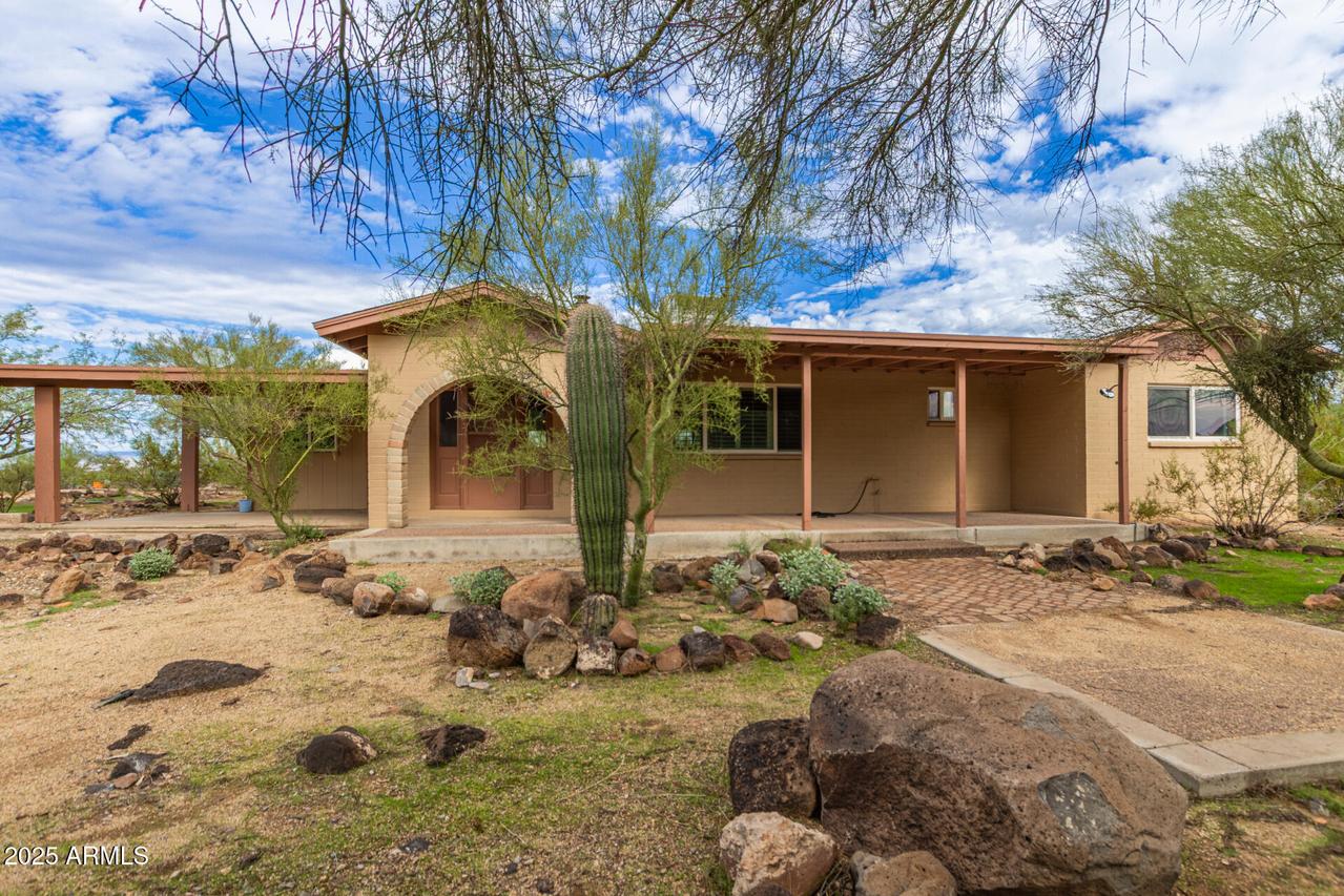 44426 N 7th St., New River, AZ 85087