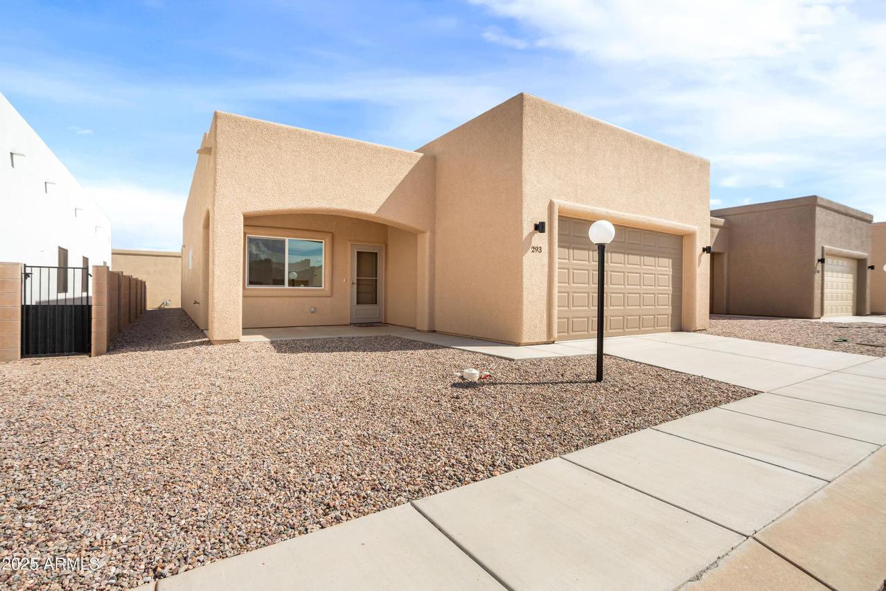 293 S Meadowood Ln., Sierra Vista, AZ 85635