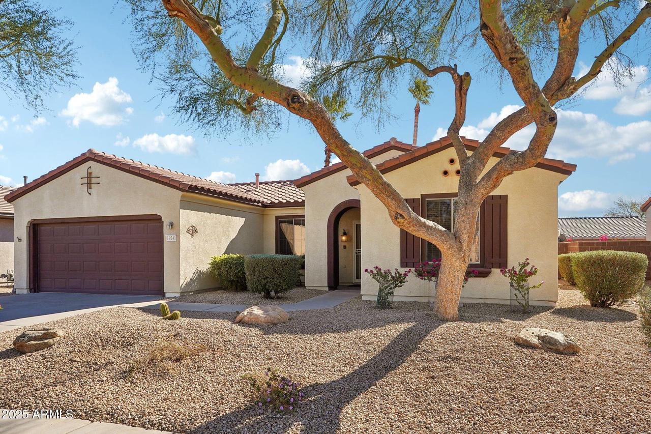 19241 N Emerald Cove Way, Surprise, AZ 85387