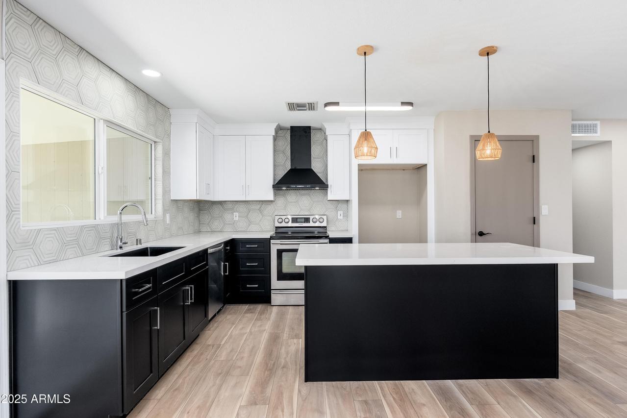 1805 W Cheyenne Dr., Chandler, AZ 85224