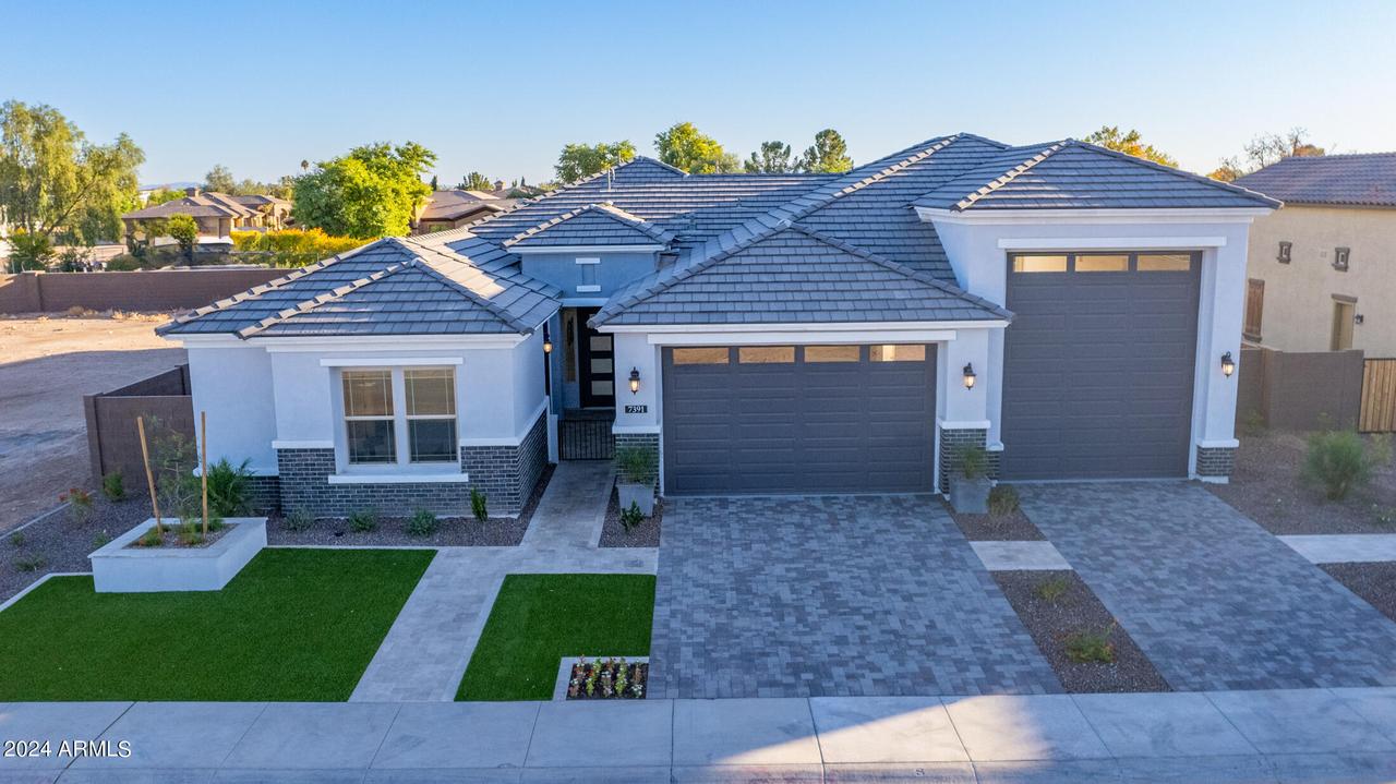 7346 W Lisbon Ln., Peoria, AZ 85381