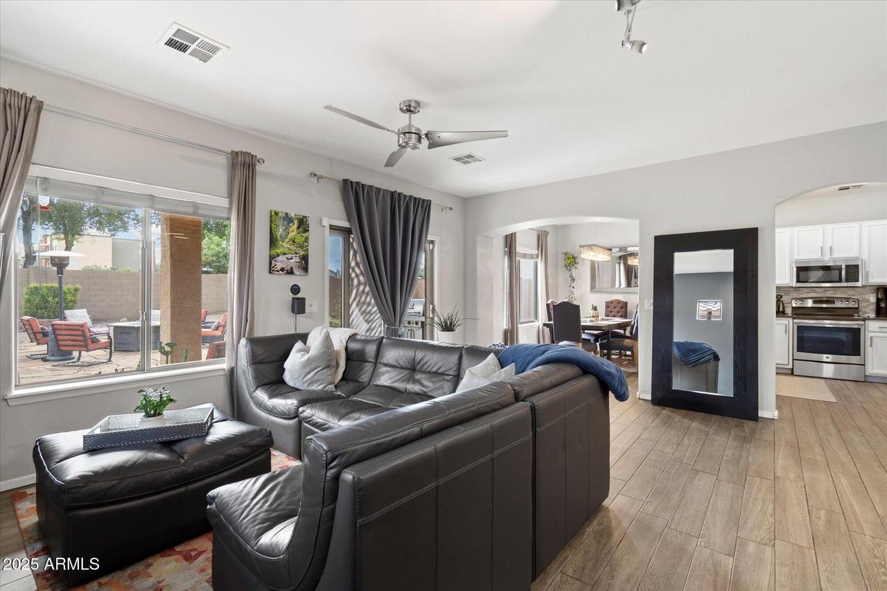 1019 W Kowalsky Ln., Phoenix, AZ 85041