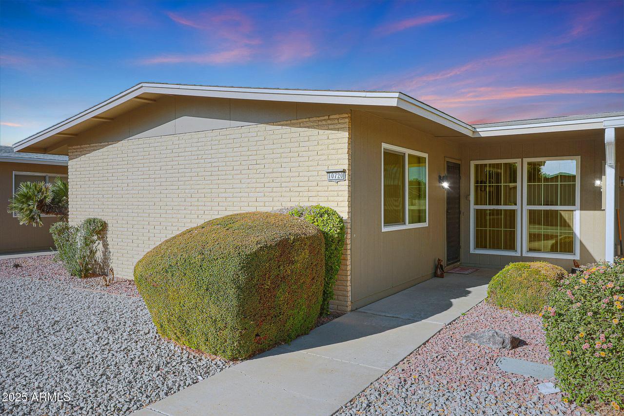 10720 W Santa Fe Dr., Sun City, AZ 85351
