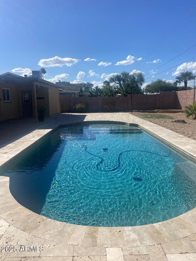 3932 E Shaw Butte Dr., Phoenix, AZ 85028