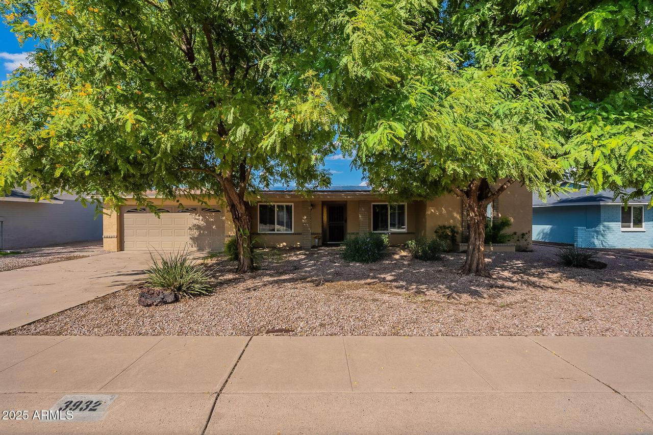 3932 E Shaw Butte Dr., Phoenix, AZ 85028
