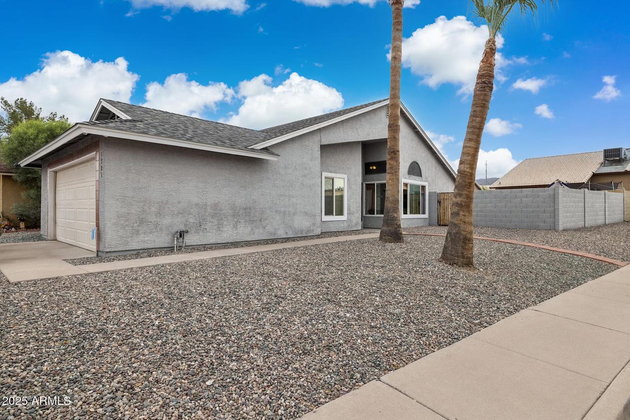 1701 E Carson Rd., Phoenix, AZ 85042