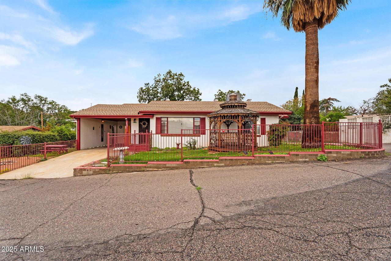 832 W Paxton Ave., Miami, AZ 85539