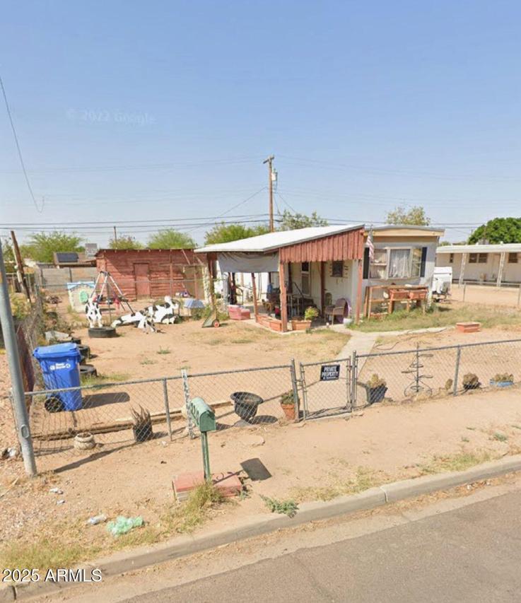 2212 E Alta Vista Rd., Phoenix, AZ 85042