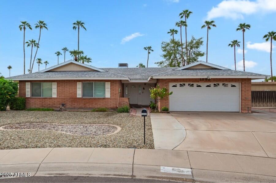1233 E Watson Dr., Tempe, AZ 85283