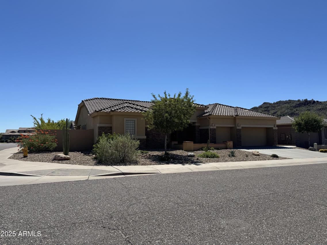 5815 W Straight Arrow Ln., Phoenix, AZ 85083