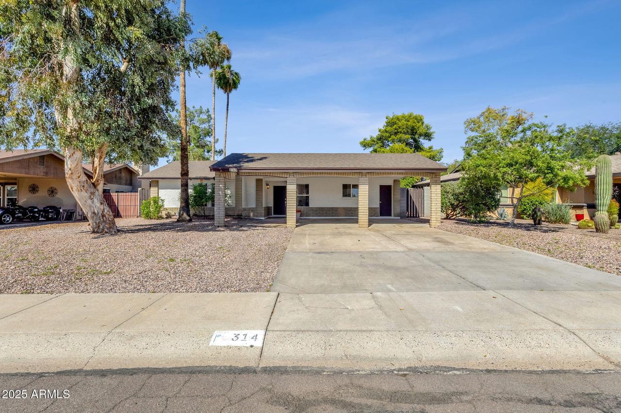 314 W Topeka Dr., Phoenix, AZ 85027