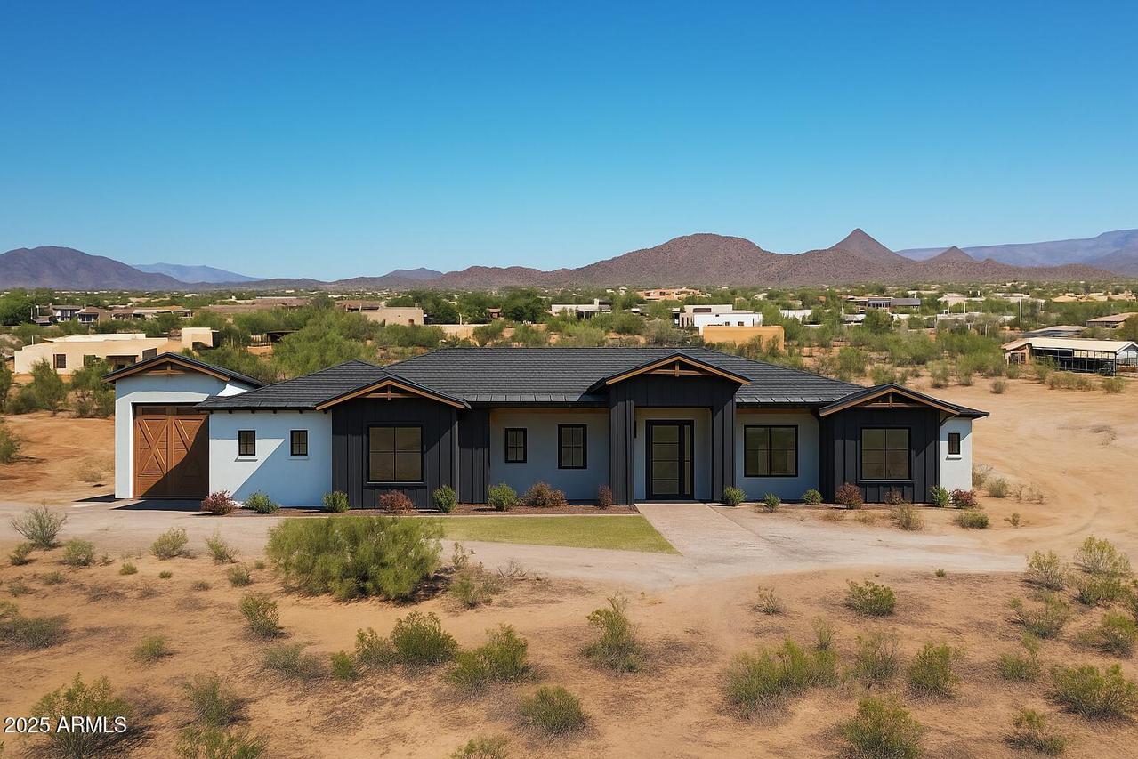 1685 E Creek Canyon Rd., Phoenix, AZ 85085