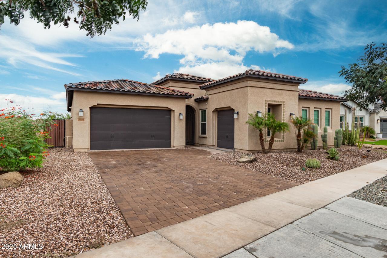 3010 E Desert Ln., Phoenix, AZ 85042