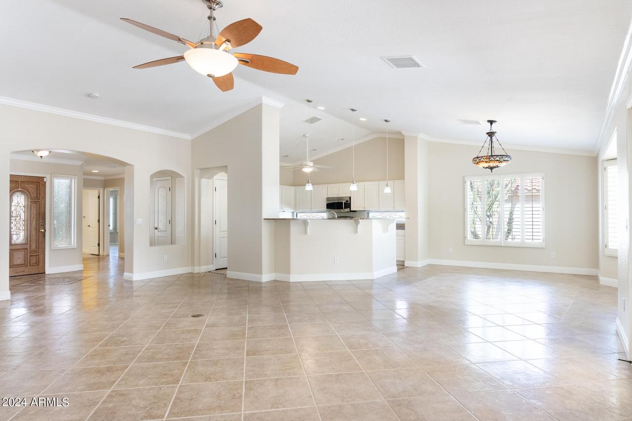 126 S Lucia Ln., Casa Grande, AZ 85194
