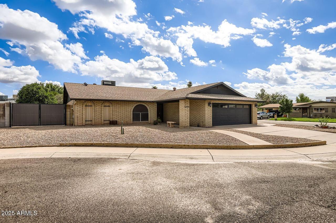 16405 N 49th Dr., Glendale, AZ 85306