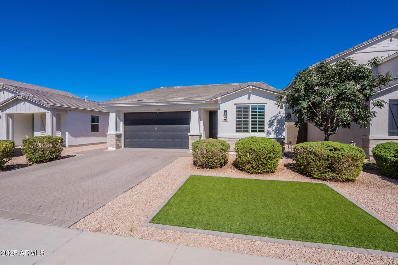 598 E Hazelnut Ln., San Tan Valley, AZ 85140