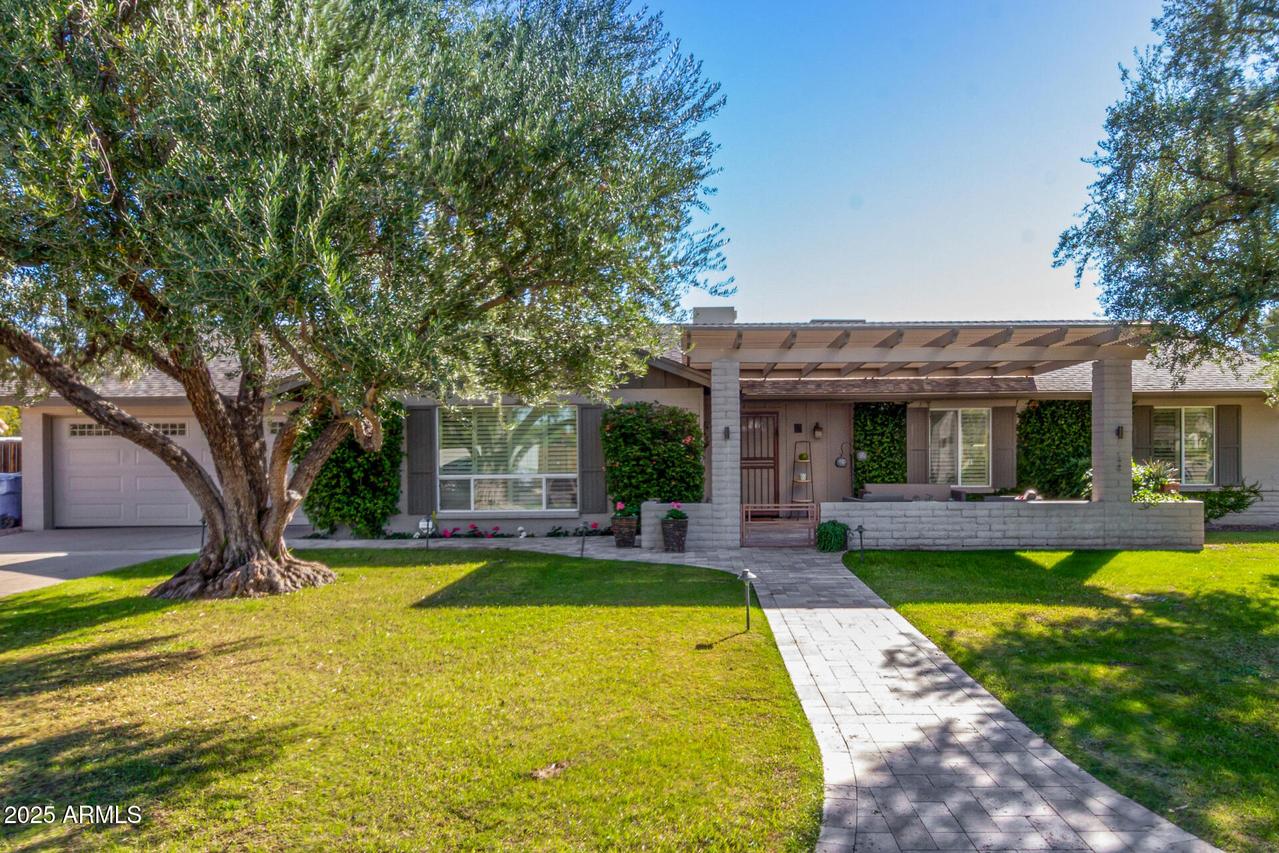 58 E Canterbury Ct., Phoenix, AZ 85022