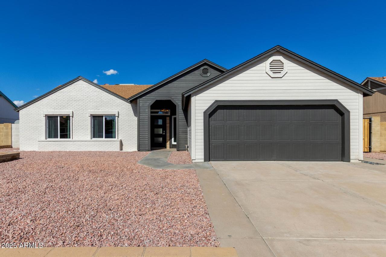 6320 W Del Mar Ln., Glendale, AZ 85306