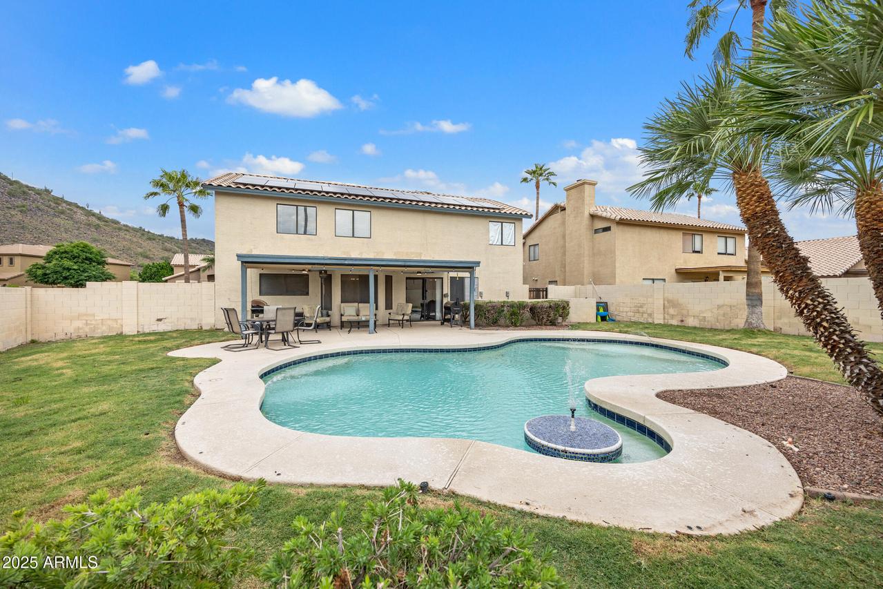 2027 E Parkside Ln., Phoenix, AZ 85024