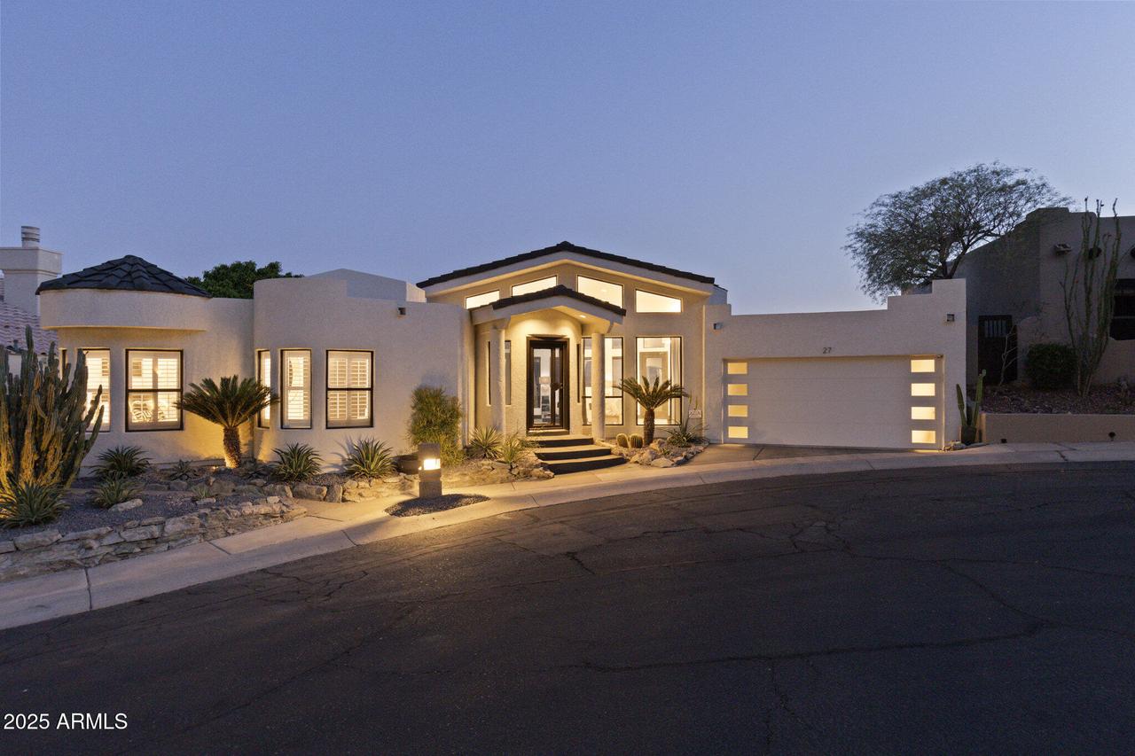 27 W Cochise Dr., Phoenix, AZ 85021