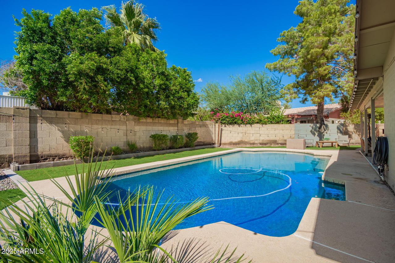 1652 S Saguaro Cir., Mesa, AZ 85202