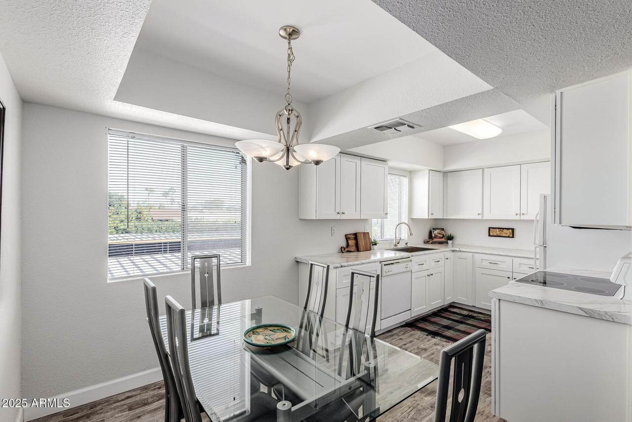 4554 E Paradise Village Pkwy. #249, Phoenix, AZ 85032