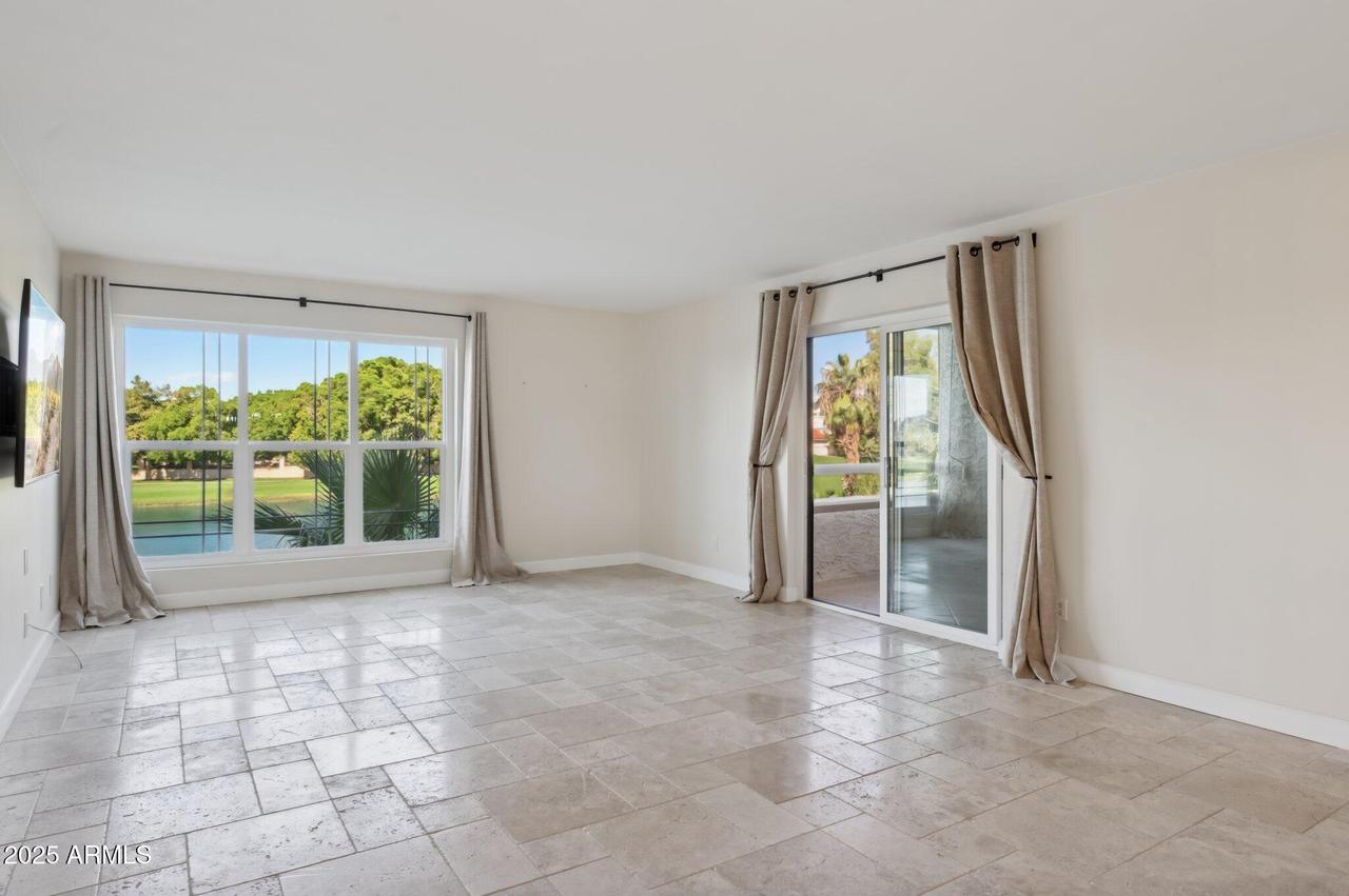 5102 N 31st Pl. #425, Phoenix, AZ 85016